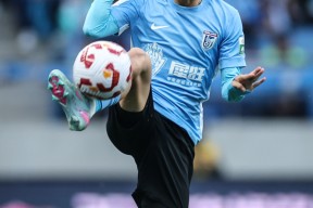 球速在线入口 -赛地聚焦——足总杯今夜热度飙升，上海申花队长鼓劲，底气十足，临场指挥获称赞的简单介绍